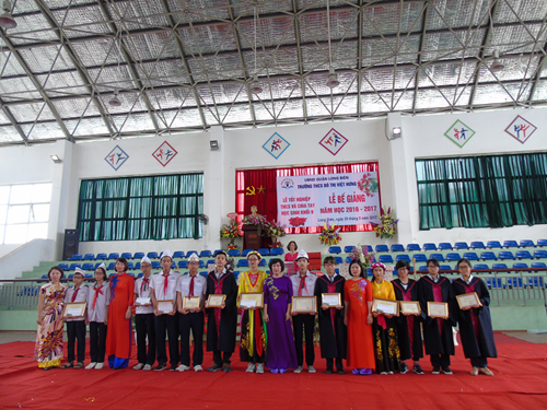 Lễ bế giảng và chia tay học sinh lớp 9 trường THCS Đô thị Việt Hưng
